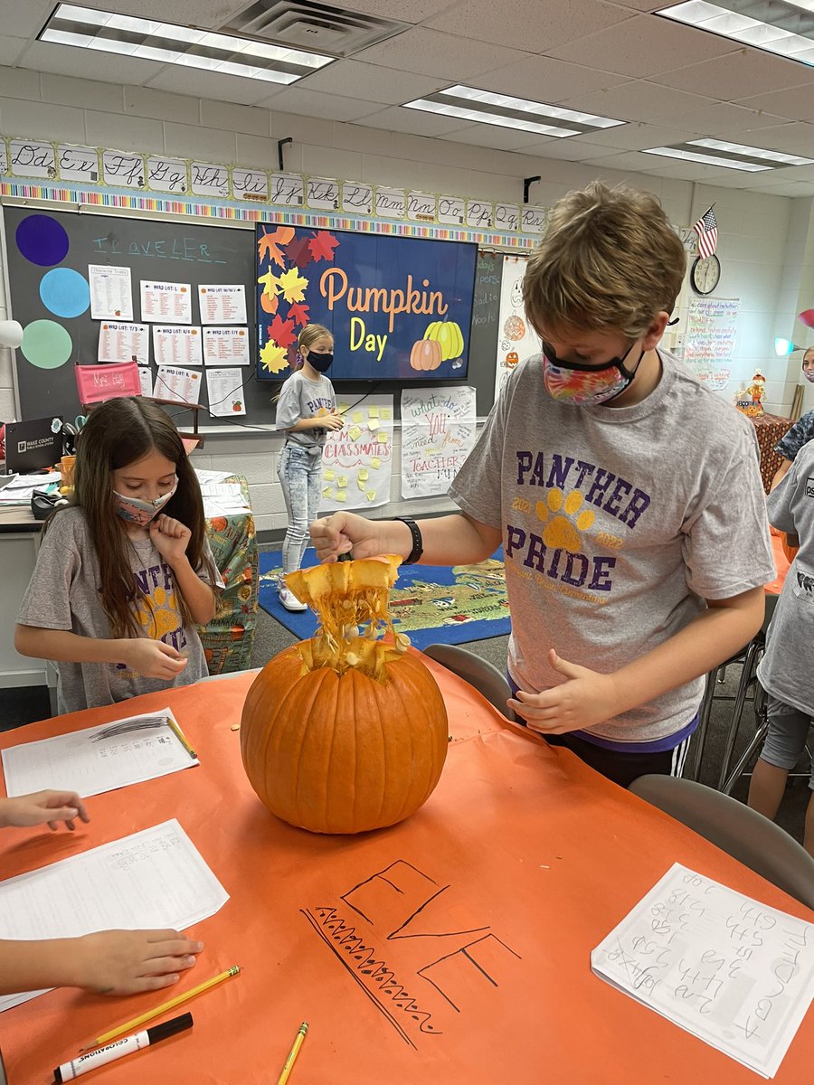 haystravelers's tweet photo. Pumpkin Day @PleasantUnionYR #formhypothesis #pumpkinmath #pumpkinscience #analysedata #pumpkinday https://t.co/bkqARQPzmv