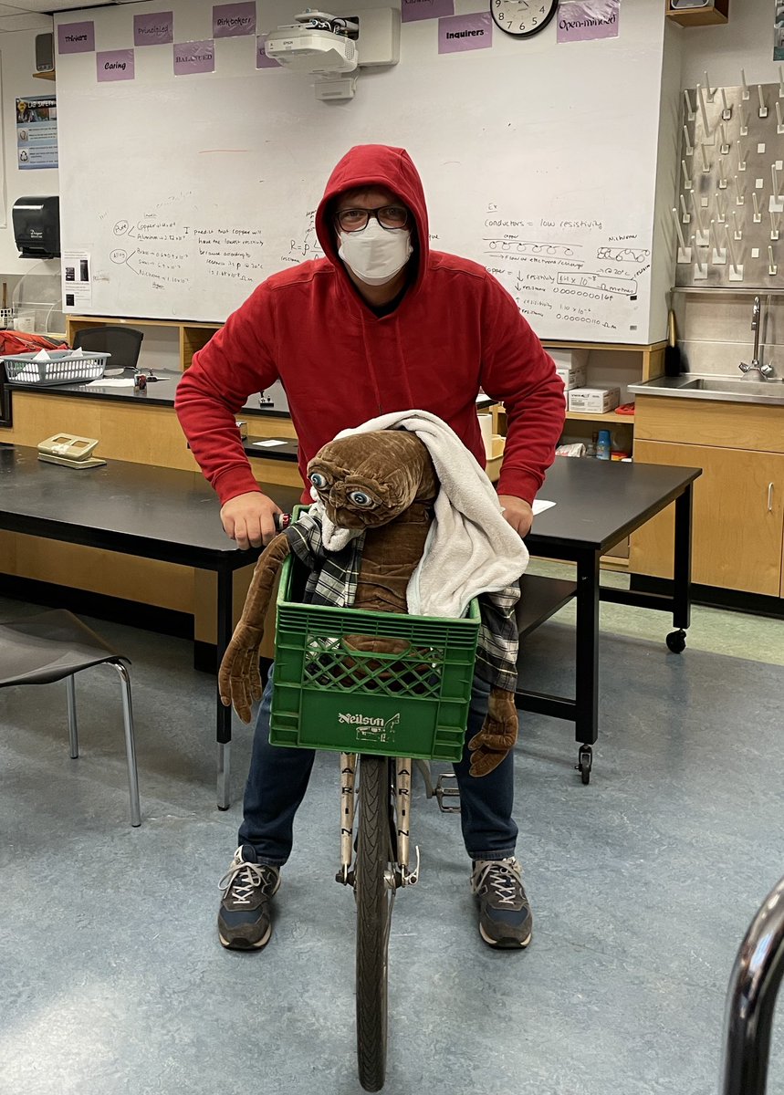 Happy (almost) Halloween <a href="/DrewBarrymore/">Drew Barrymore</a>. Best costume I’ve ever done, but missing Gertie.