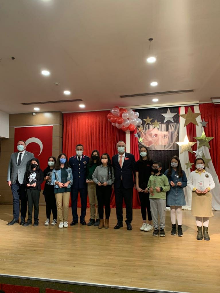 CigliTekel's tweet photo. Ortaokullar arasında düzenlenen "Cumhuriyet" konulu şiir yarışmasında okulumuz 8/C sınıfı öğrencisi Şirinsu MÜNÜKLÜ'nün "Cumhuriyet" adlı şiiri 3.oldu.Öğretmen ve öğrencimizi tebrik ediyoruz.@izmir_ilmem @cigli_mem @karabeyoglu35 https://t.co/JqbKIVbFAr