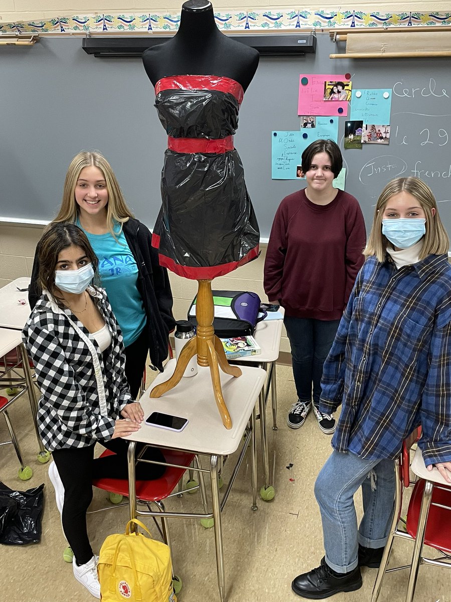 madamefhs's tweet photo. French Club learns abt Paris Fashion Week then gets creative!! https://t.co/mrmniLV0TP