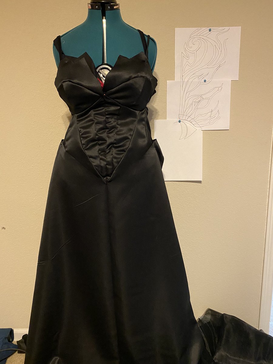 BGoth77's tweet photo. Making another cosplay not for me but for a friend 😉 
#cosplay #bookcosplay https://t.co/CEnttFWfqZ