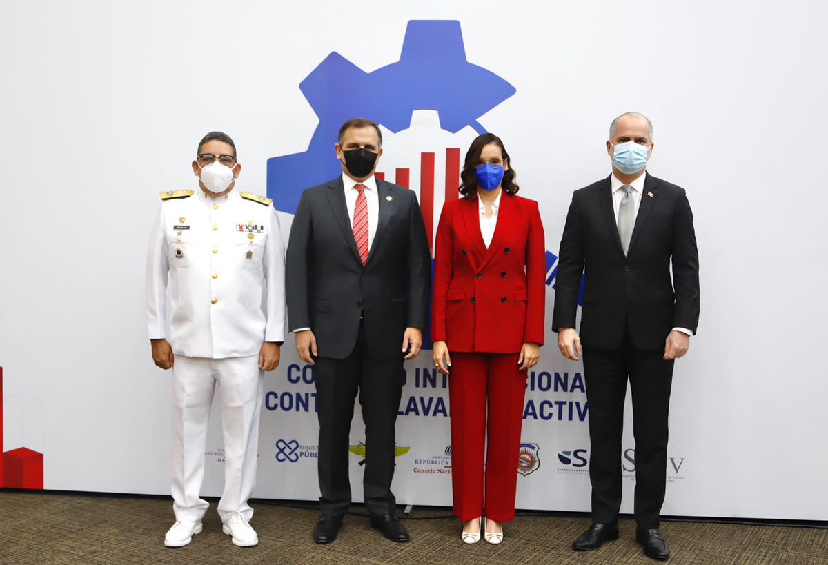 maelisahol's tweet photo. Acto de apertura del Congreso Internacional contra el lavado de activos. Esfuerzo conjunto del #CONCLAFIT porque #PrevenciónSomosTodos
@MinHaciendard @SuperdeBancosRD @MDefensaRD https://t.co/XAW8q4HEpB