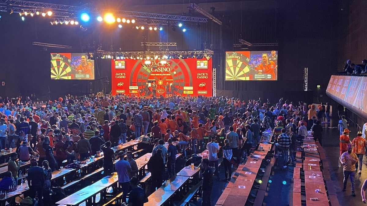 Eindelijk weer een groot darttoernooi in eigen land. Dit weekend staat in het teken van de World Series of Darts Finals in Amsterdam! Danny Noppert uit Joure verdedigt zijn finaleplaats van twee jaar geleden. #PDC #darts
