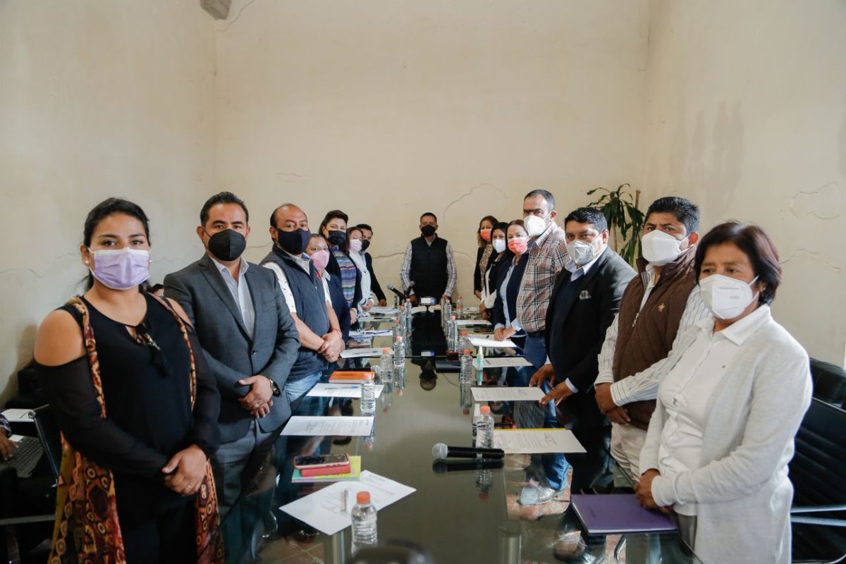 En Sesión Ordinaria de Cabildo, se aprobó la instalación y apertura de una ventanilla de atención municipal, así como a los servidores públicos que estarán encargados del programa, y que se ubicará en el Centro de Atención al Bienestar Social (CABS).