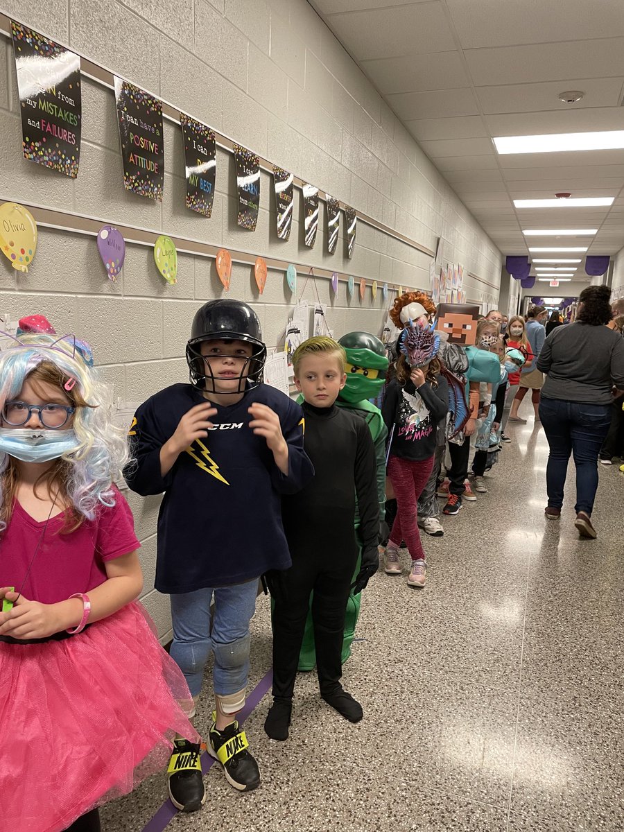 msbrownwes3's tweet photo. What a fun day! 🎃⁦@WESpolarbears⁩ #westandtogether #becomebelongNYCSD #inspireWES #reconnectNYCSD https://t.co/NLUxuknR0B