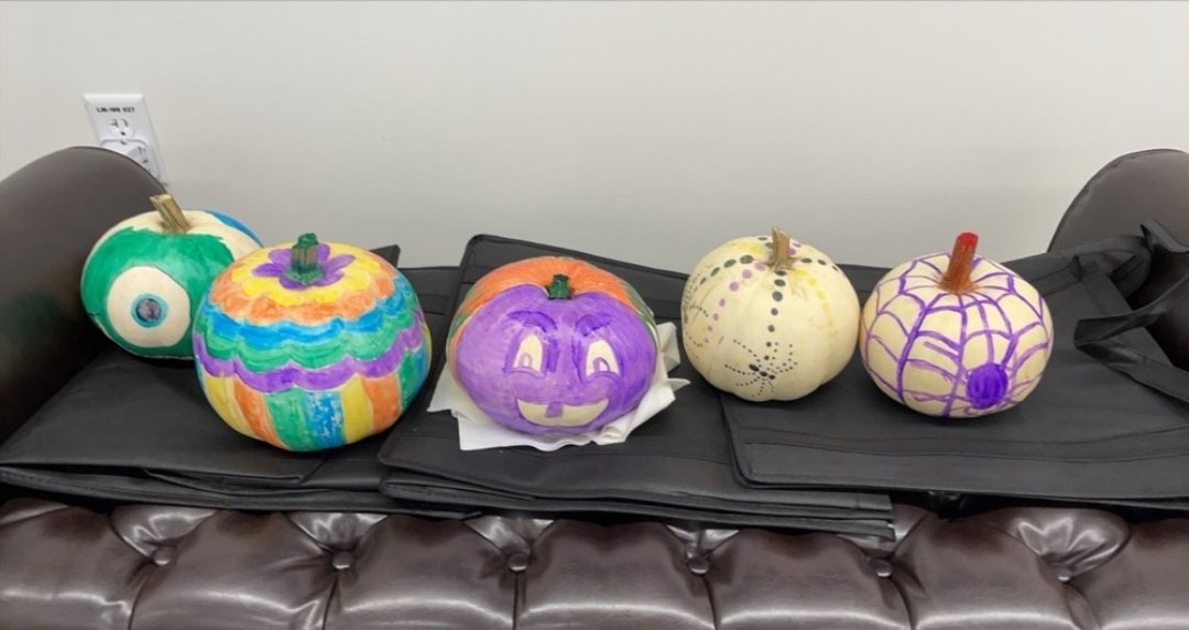 legionlogistics's tweet photo. Which is your favorite pumpkin? #PumpkinPaintingContest #LifeAtLegion https://t.co/pQAPwue14H