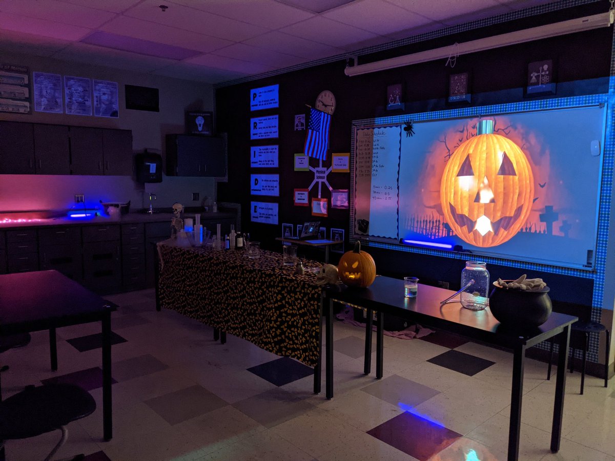 laurie_heisel's tweet photo. One of my favorite days of the year - Halloween Demo Day!  Chemistry experiments and dry ice bubbles!! @TheCreekMCMS @MCMS_Taylor #232connect https://t.co/NP0pk0XK1b