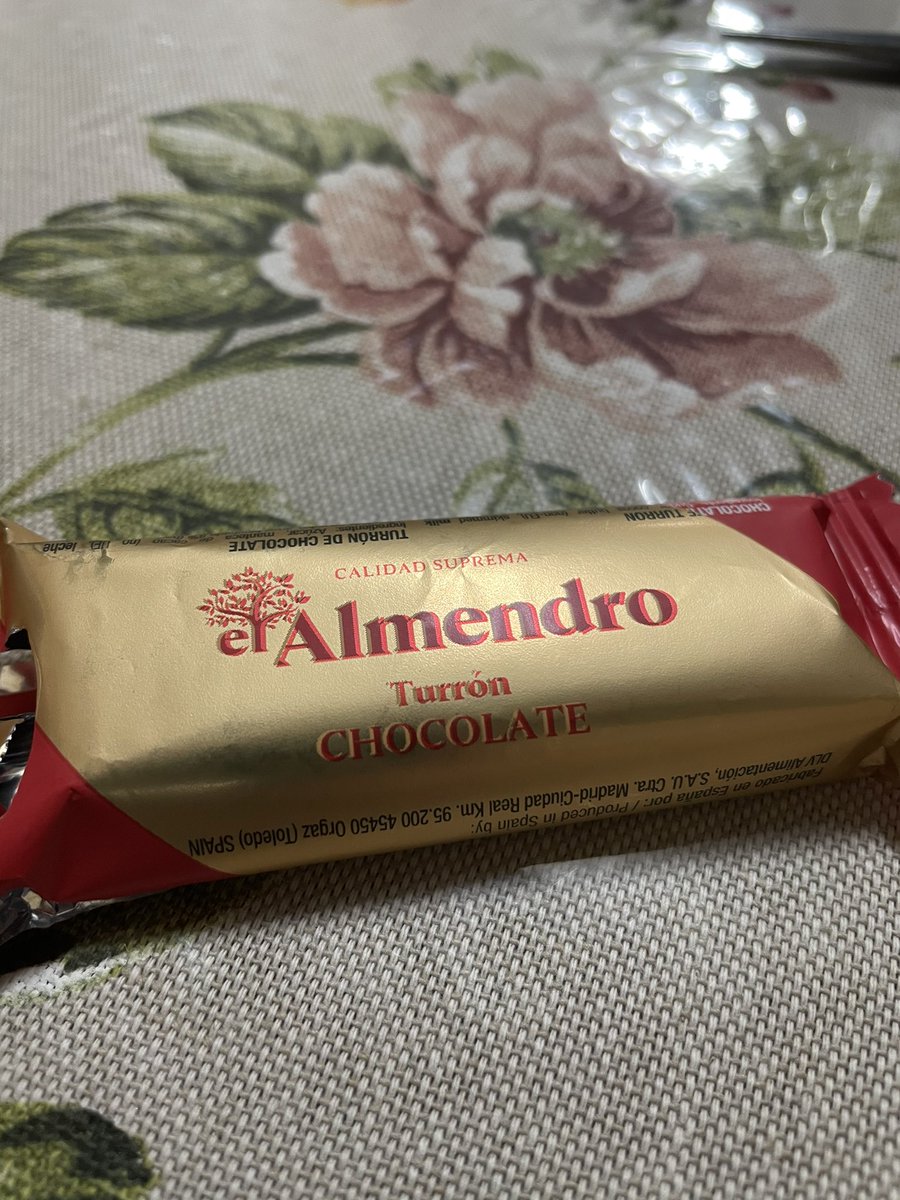 NoeliaRoru's tweet photo. Halloween es una fecha maravillosa para empezar a comer turrón... https://t.co/RxihpupICJ