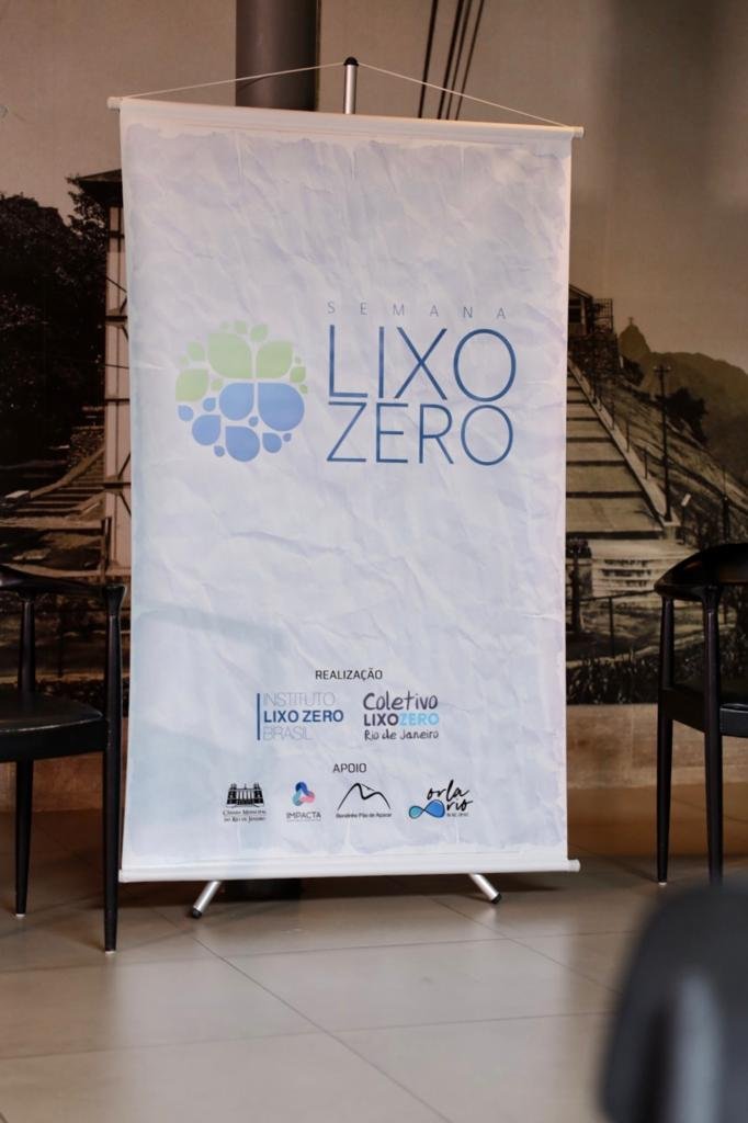 camarario's tweet photo. 👉 O evento teve realização do @InstitutoLZB, do Coletivo Lixo Zero Rio de Janeiro, da Impacta, do Bondinho Pão de Açúcar e do @Orla_Rio.

A Lei é de autoria do vereador @celiolupparelli.

Para saber mais acesse nosso site: https://t.co/fXHIt5zjtm.

#CMRJ #RJ #lixozero https://t.co/d4qzEfKdsQ