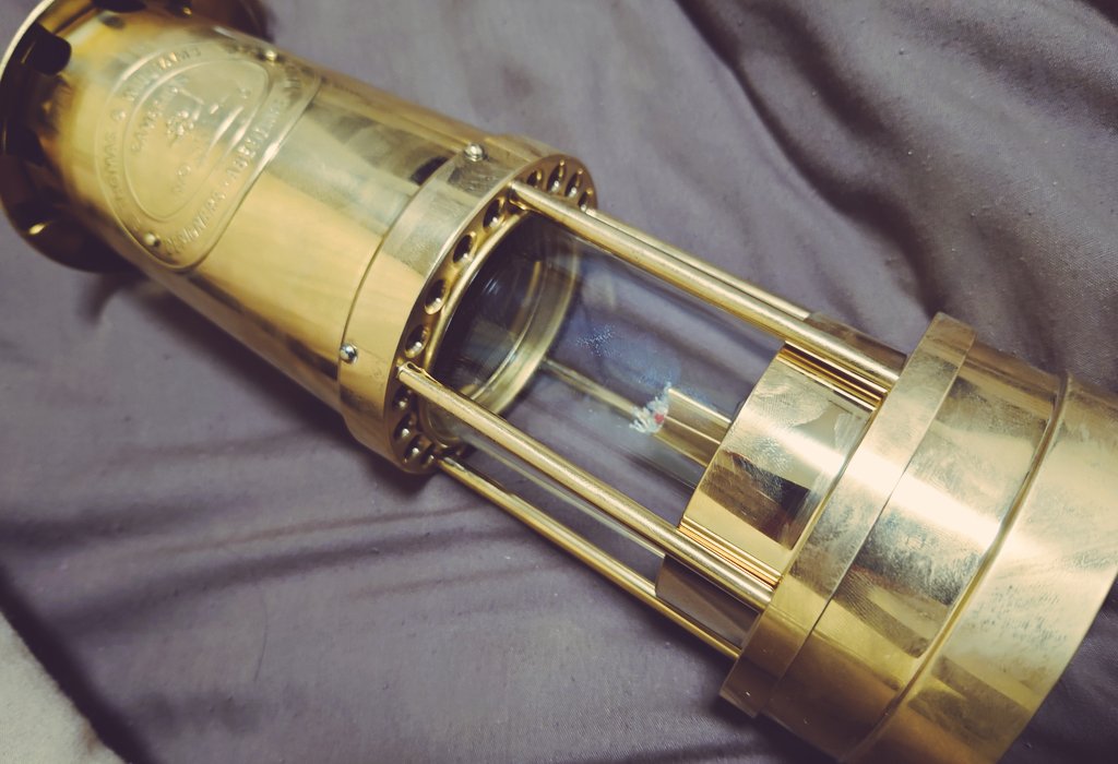 魚占さん！！！！
ランタンありがとう！！！！　
1000000000年先まで明るくなりました！！！！！