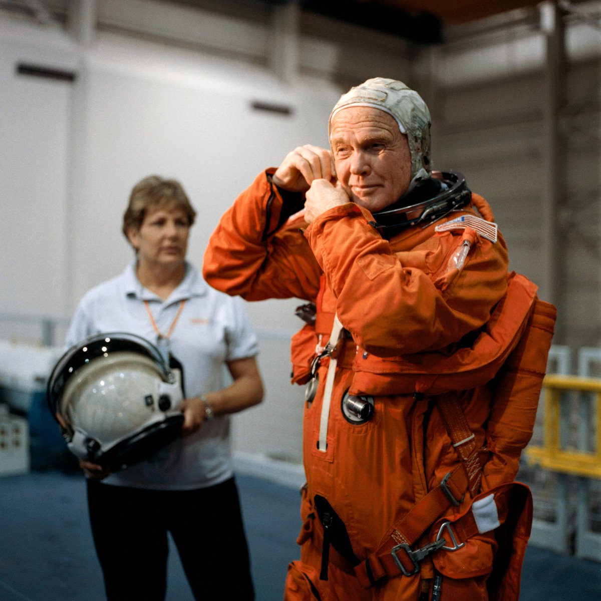 ExplorersClub's tweet photo. On this day in 1998, Space Shuttle Discovery took off with TEC Medalist #JohnGlenn on board, making him the oldest person to go into space at that time at the age of 77. #FBF #OTD #spacelight

📸: @NASA https://t.co/OpCkJKbLto