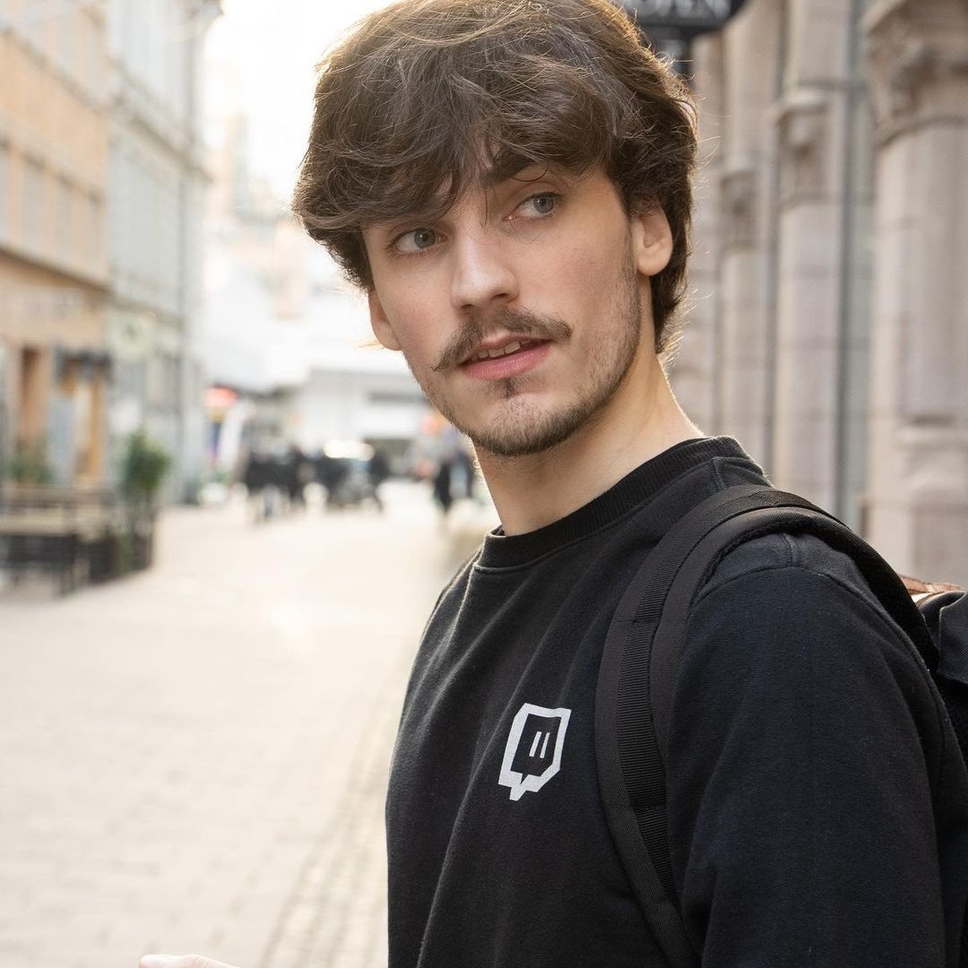 mountthinker's tweet image. nao to bem.