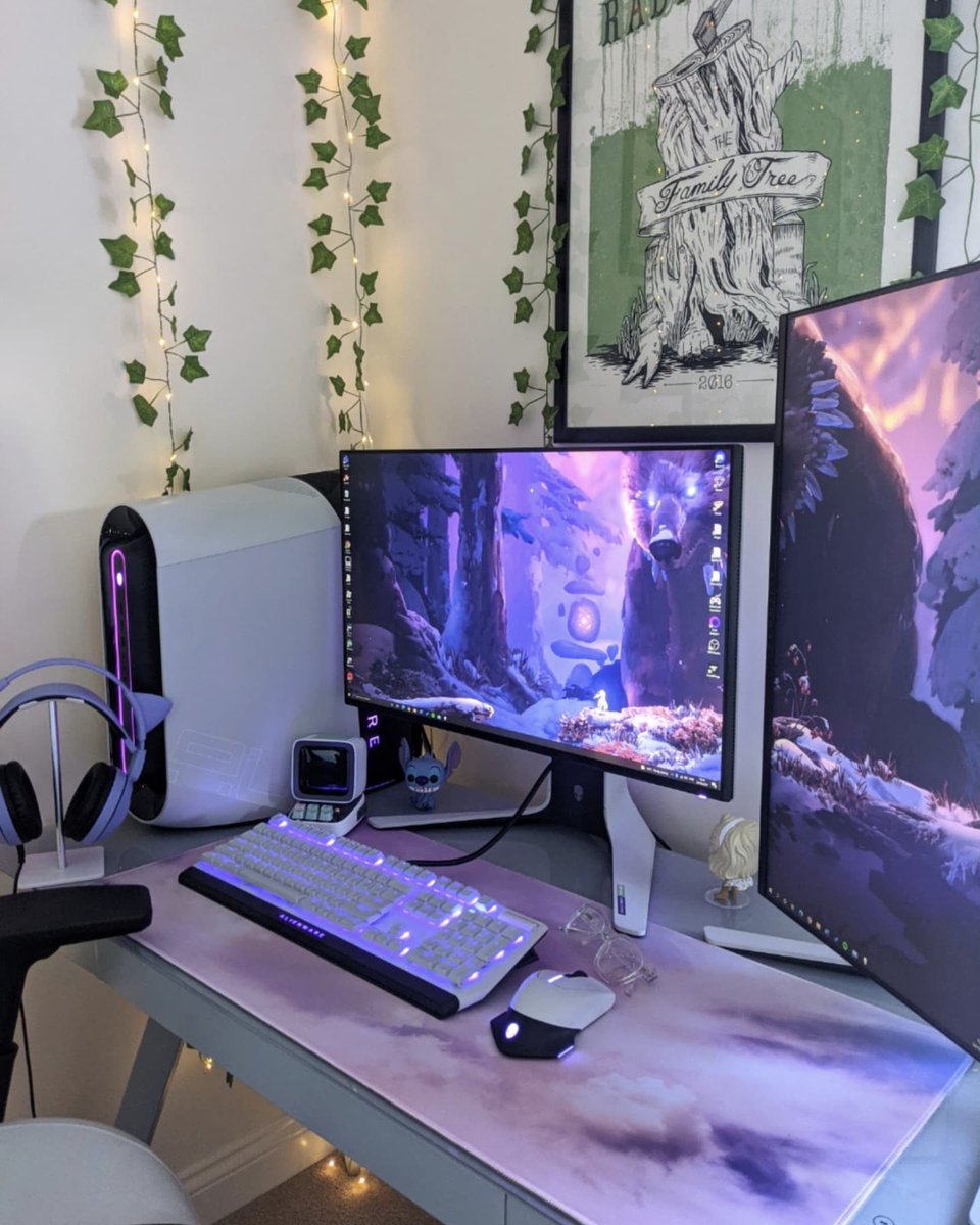 sleepily_gaming's tweet image. New custom mousemat from id.gaming on Instagram, I love it so much! Just look how massive it is!☁️

Use 'SLEEPILYID' for 10% off

#pcsetup #aestheticsetup #coygamer #ad