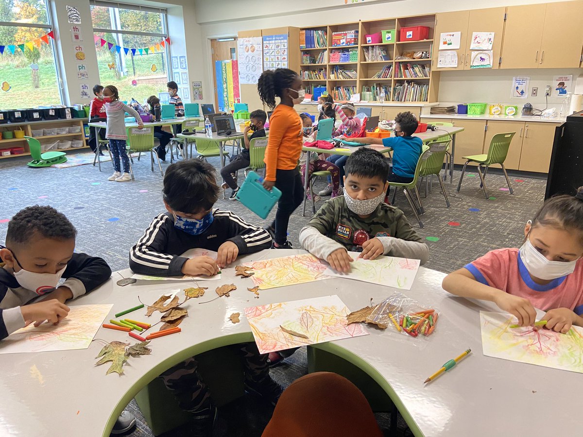 We have been reading and writing about the leaving changing colors and falling off the trees, so today we had some fun <a href="/MNEStheBest/">Minnieville Elementary</a>