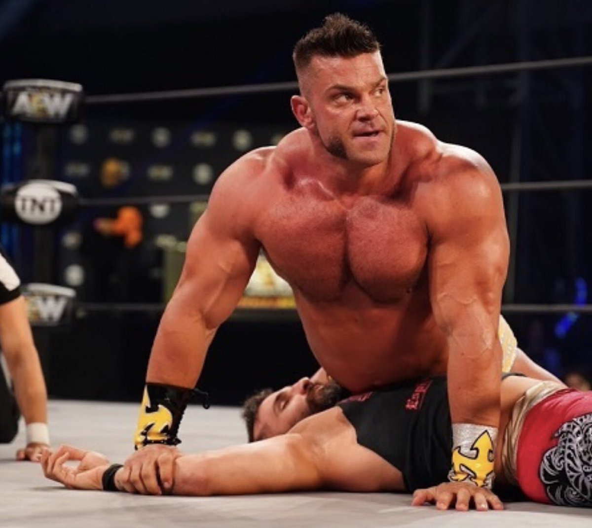 Brian Cage @MrGMSI_BCage is 15-5 in singles matches this year. 20 in 2021 so far, and all victories came via pinfall. @AEW @CCWFL @LuchaElRey @RedCon1Official  @IMPACTUK @WarriorWrstlng @FSWVegas @WSWWrestlingAUS @ThisIsMelSantos 📸 Thanks:  @TeamStovall5 @ScottLesh724