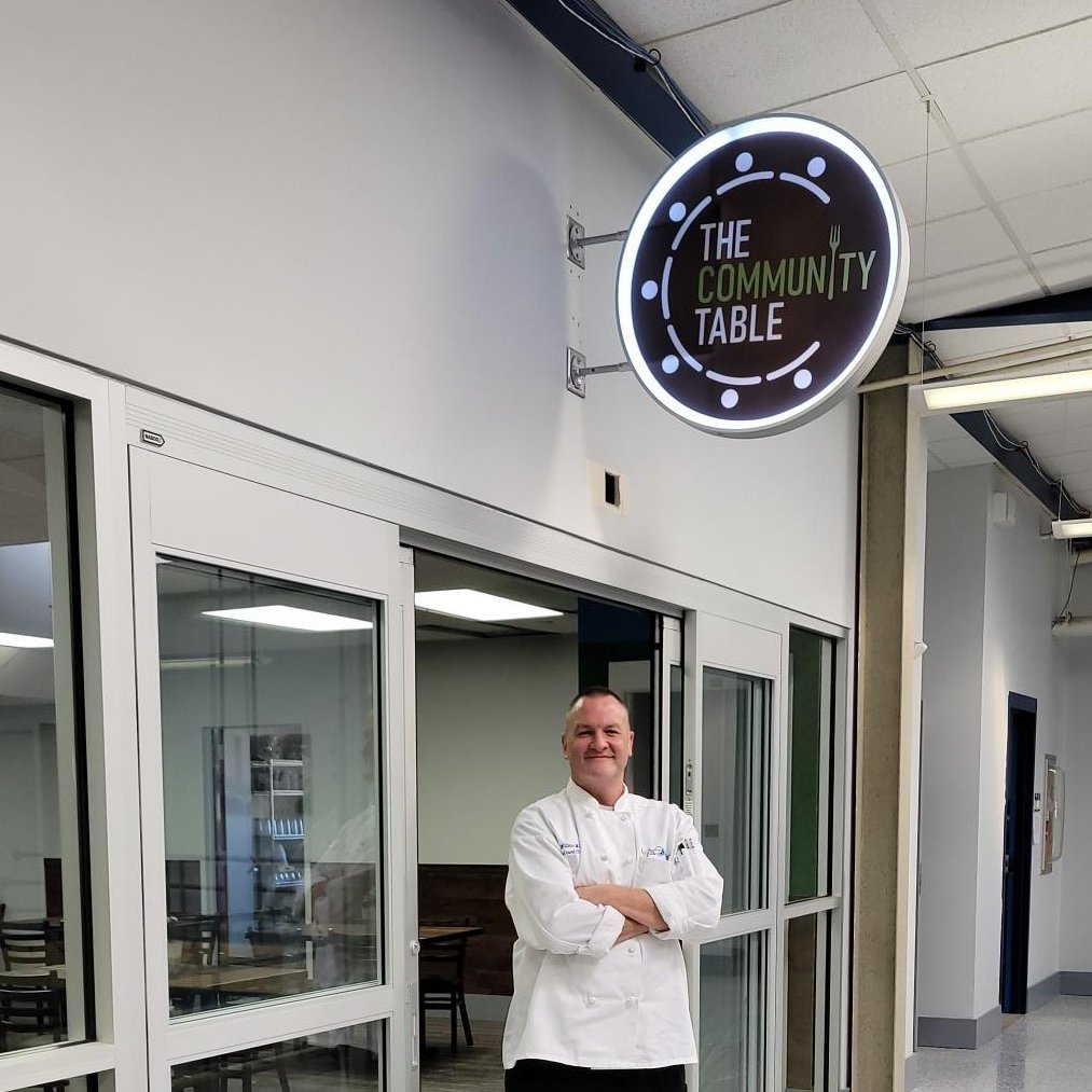 LarissaRBaia1's tweet photo. Beyond excited about the installation of the sign of @LakesRegion_CC's new teaching restaurant #TheCommunityTable - opens to the public in 2022! #lrccfamily https://t.co/P82tQjZnAT