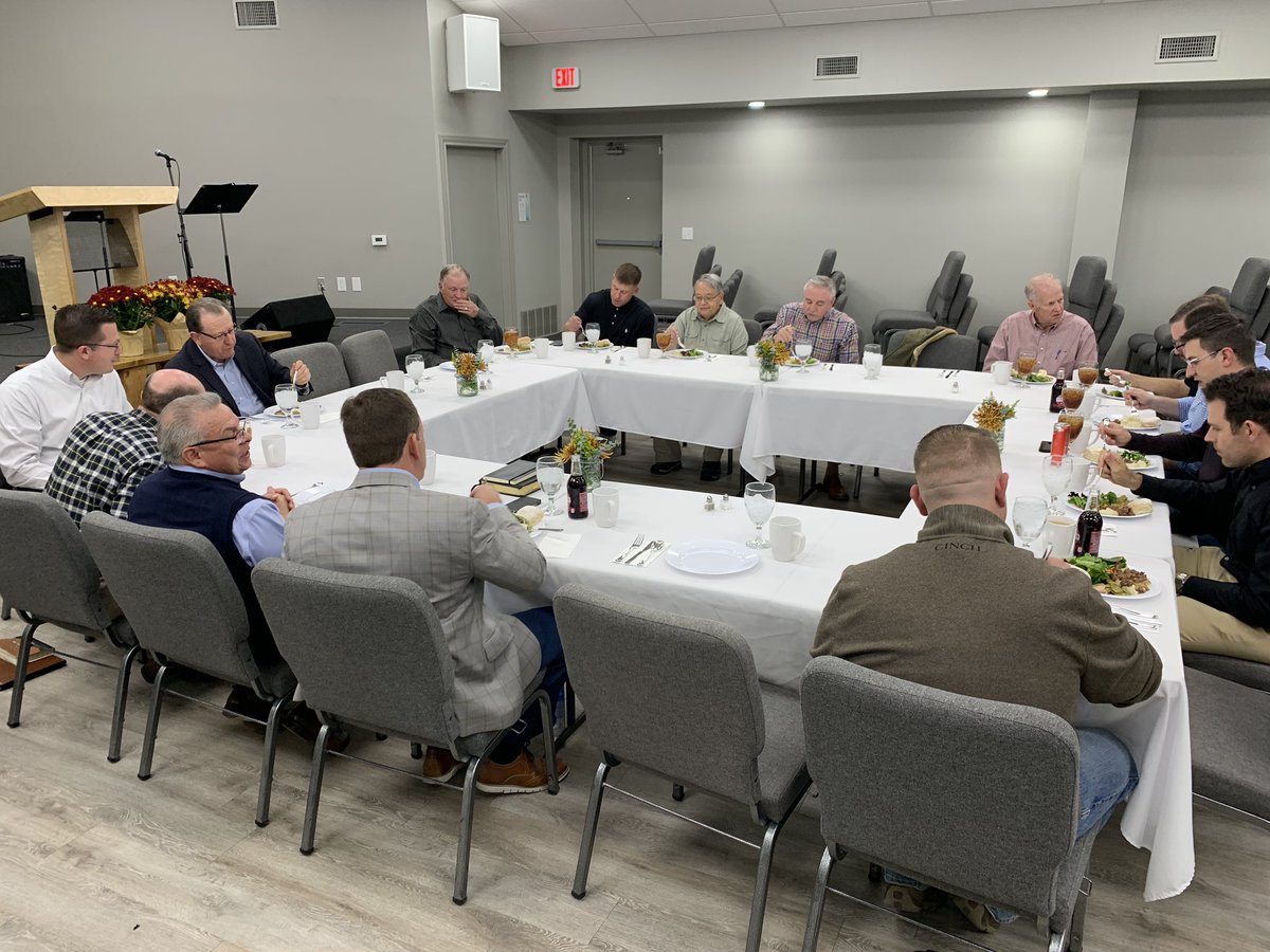 fellowshipCL's tweet photo. Pre conference pastor’s lunch was a special time of fellowship. #Resolved2021 @tom_pennington @LJWright9 @pastorbrianf @EricBarbee1 @loheinrich @3fingercaleb @ColinLundstrom @morrisabrooks https://t.co/dPV1tGUreW