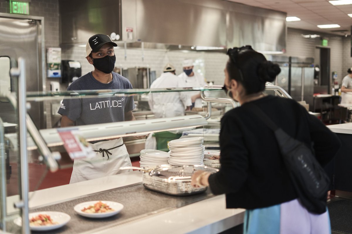 Come join our Dining Services team! We are now hiring and offer great pay, flexible hours, and a free meal at work.

🧑‍🍳 Apply today at: housing.ucdavis.edu/employment