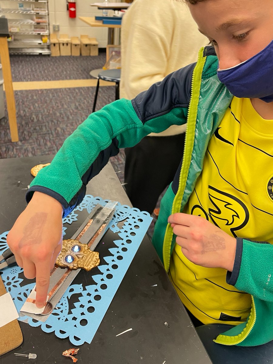 Another amazing day in <a href="/nerdvanausm/">Nerdvana</a> with <a href="/wdpiper/">wdpiper</a> making calavera &amp; papel picado light up with some LEDs and copper tape. We talked about simple circuits and had a ton of fun. It was electric! #makered #makerspace  <a href="/usmsocial/">University School of Milwaukee</a> @USMMiddleSchool <a href="/milwaukeeson/">Milwaukee Son</a>