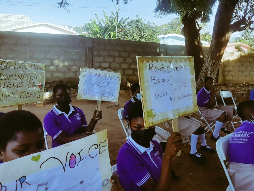 officialdanso1's tweet photo. Earlier today in Atomic Hills Basic school, Royal G.L.OW Girls Club gave this marvelous performance. Empowering the #girlchild #OutProgramDiary21 @gheduservice @TTELGhana https://t.co/EeCG2wYCdr https://t.co/cNcXbgHtW8