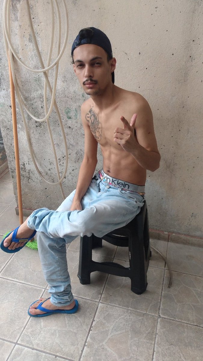 DavidFr19982176's tweet photo. Oi do magrinho aqui! Uma ótima sexta-feira pra vcs https://t.co/CeXYnK1T96