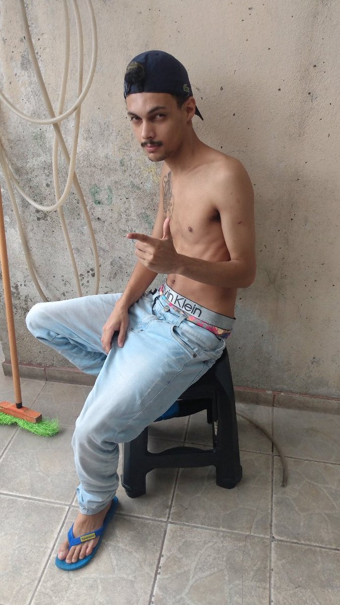 DavidFr19982176's tweet photo. Oi do magrinho aqui! Uma ótima sexta-feira pra vcs https://t.co/CeXYnK1T96