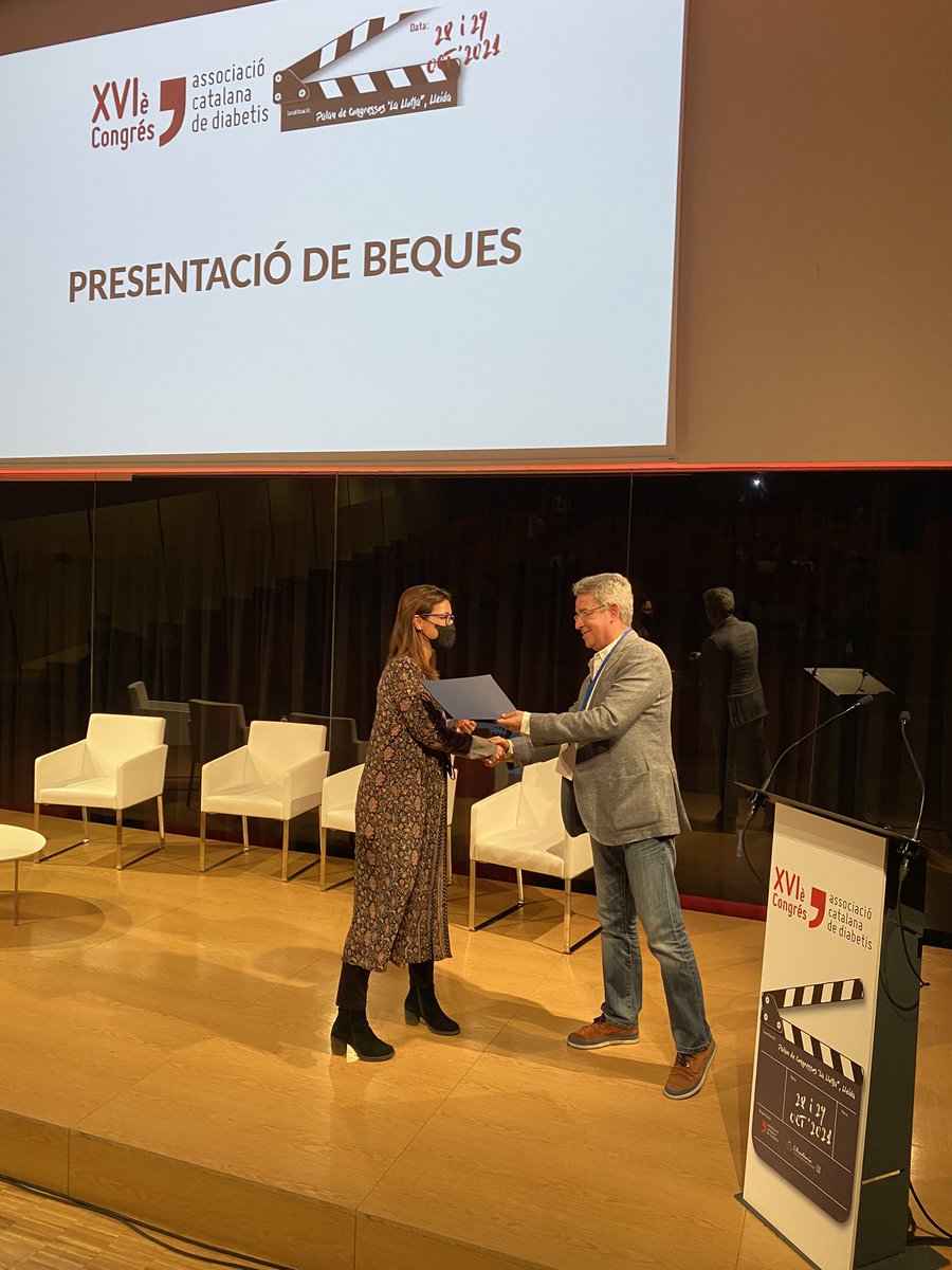 icongetd's tweet photo. La Dra M Giménez, Jefa de la Unidad de Diabetes del @hospitalclinic recibe el premio excelencia investigador junior de la ACD 2021 @ClaraVinalsD @MargaGim2015 @toniamor85 @irene_vinagre @MerceVidalFlor @EmilioOrtegaMdV @anidehollanda @carlaacabre https://t.co/ulP65e2Bq6