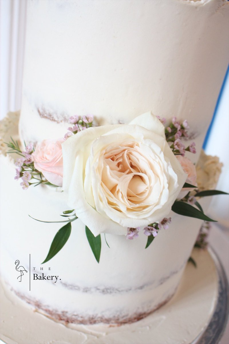 A L L E R T O N • Another #seminakedcake beauty from last weekend, this time set up in the stunning <a href="/allertoncastle/">Allerton Castle</a> - this #weddingvenue never fails to impress me, no matter how many times we visit! 🤍