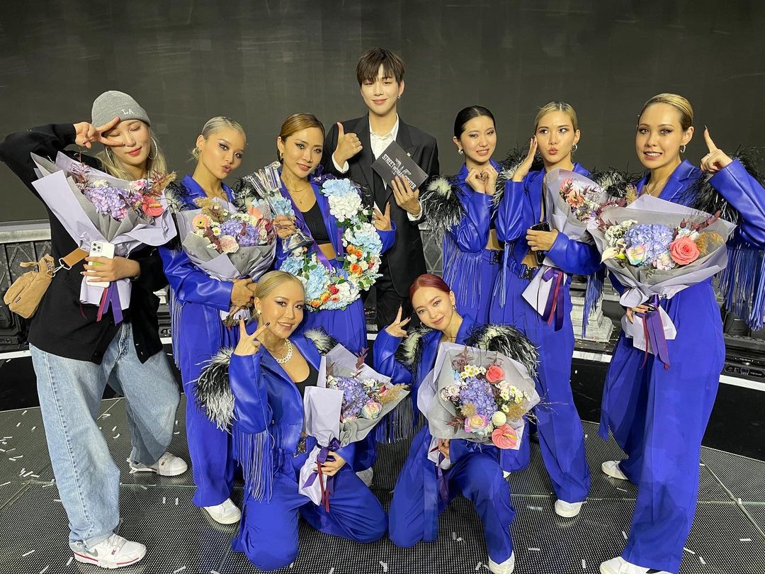 [211029] HolyBang üyesi Taro IG Güncellemesinden Kang Daniel ✨

🔗 instagram.com/p/CVnayedPCtg

#KangDaniel #강다니엘 
<a href="/konnect_danielk/">강다니엘 KANGDANIEL</a>