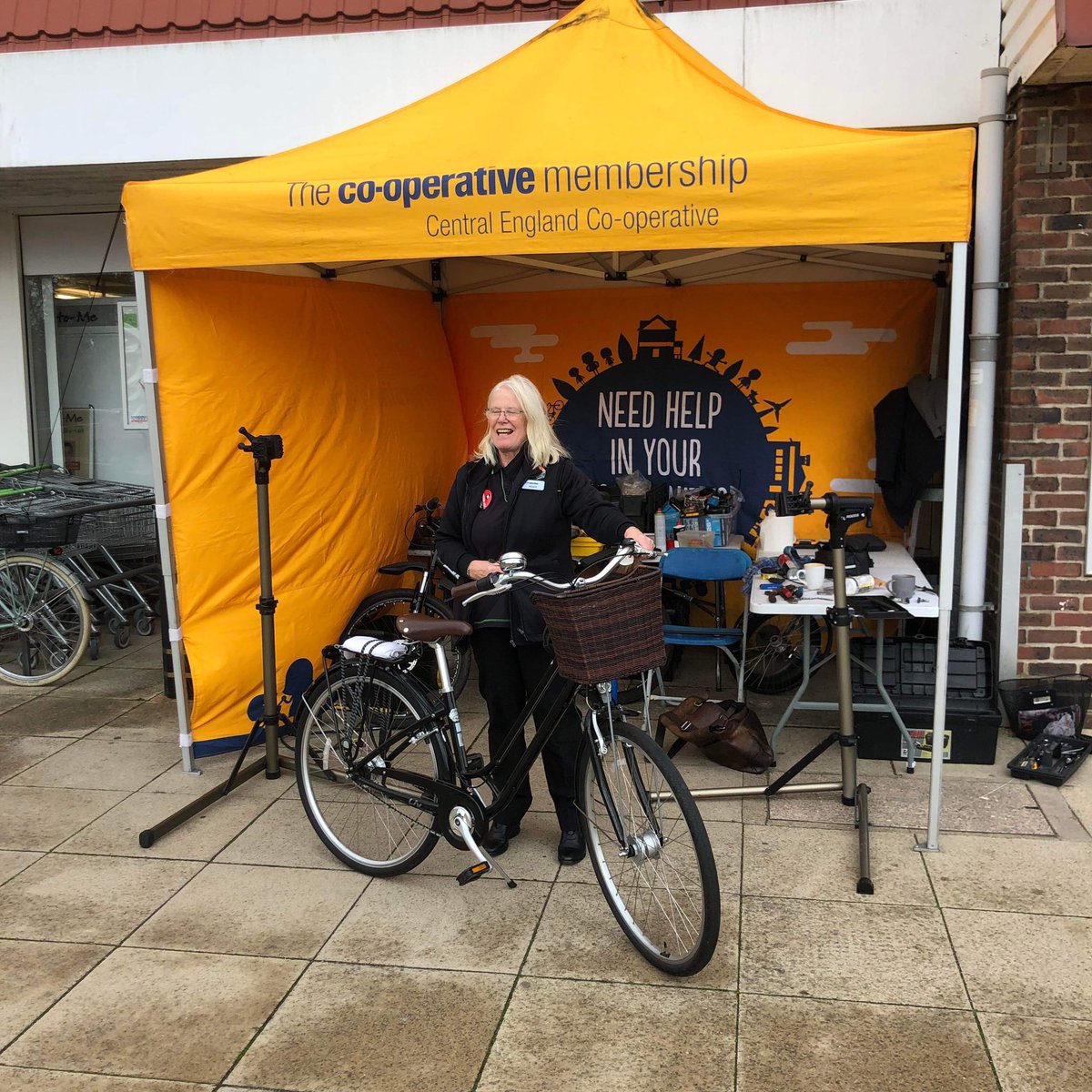 enformUK's tweet photo. Our Cycling Projects team have been over in Suffolk today, in Lowestoft & Halesworth supporting @mycoopfood with 2 pop-up Dr Bike sessions
#DrBike #cyclingisbest #getyourbikewinterready #repairyourbike #Bicyclehealthchecks #onyourbike
@dannydouglas1 @suchynicole @tanyaN_CeC https://t.co/NxmrE88A79