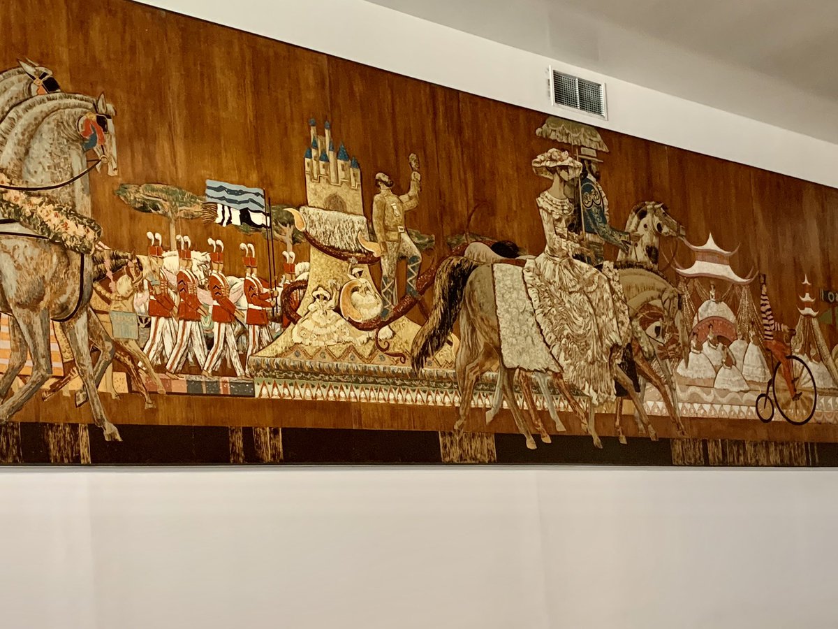 carolchin2020's tweet photo. Impressive 75-foot #MillardSheets #mural that was gifted to the City of Pasadena in 2011 and installed in Pasadena City College gym in 2014. Formerly displayed in a local bank, it was conserved by the artist’s son thru the city’s arts & culture commission. @VisitPasadena https://t.co/6mfCnMqyxA