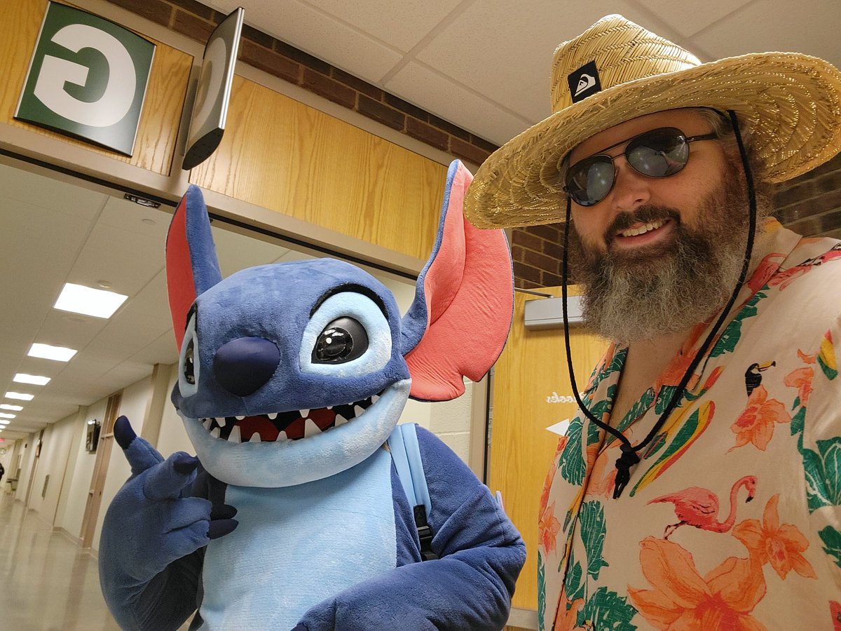 Stitch! 🌴💙 tweet media