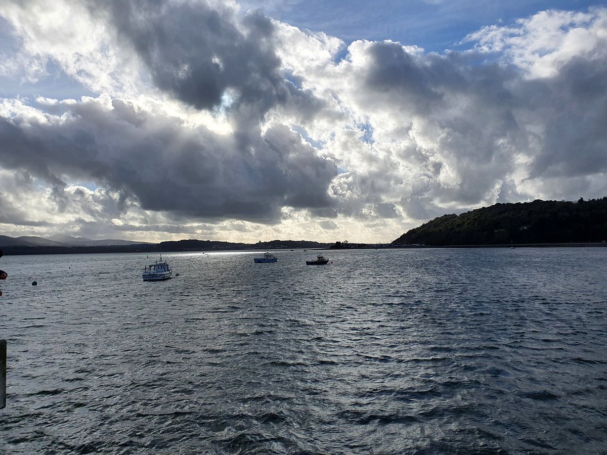 c_duigan's tweet photo. After all the rain, some wonderful music from #ovlondon - Greetings from #YnysMôn #Wales - diolch yn fawr #IrelandWales https://t.co/MNZRbNxCm1