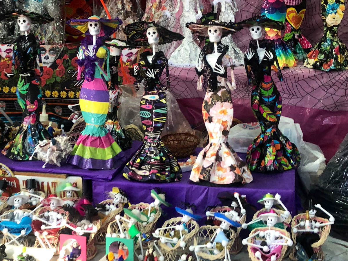 _passpartou's tweet photo. I (Feria de cartón) You #Guadalajara #GDLCentro #DiaDeMuertos https://t.co/TOVGHVZ6Dd
