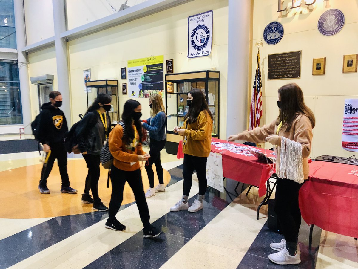 MsWest_Wellness's tweet photo. What a fantastic finale for Red Ribbon Week! Thanks to everyone who helped spread Red Ribbon cheer this morning. 😄 @vjaWeDine @vjaguidance https://t.co/Fzos1hD7FV