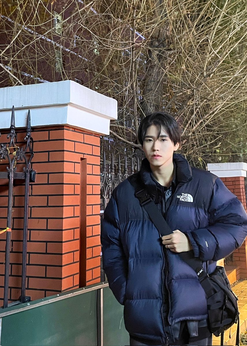 mmbss12138's tweet photo. 吉林建筑大学到了 有一起下车的么？ https://t.co/u5178AnIOL