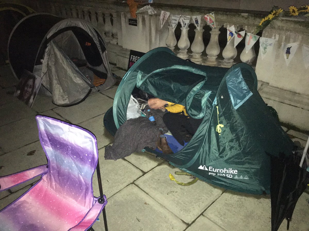 Richard Ratcliffe just went to bed in his tent after his 6th day on hunger strike. It’s very cold tonight and his tent leaks when it rains.

His wife, Nazanin Zaghari-Ratcliffe has been held hostage in Iran for over 5 years.

It’s time to #FreeNazanin <a href="/BorisJohnson/">Boris Johnson</a> <a href="/trussliz/">Liz Truss</a>