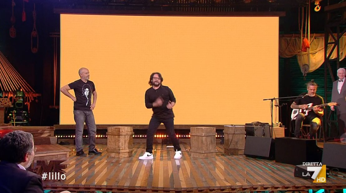 welikeduel's tweet photo. Lillo fa alcune cose per avere un po' più di visibilità

#propagandalive https://t.co/wgI6ZfUVma