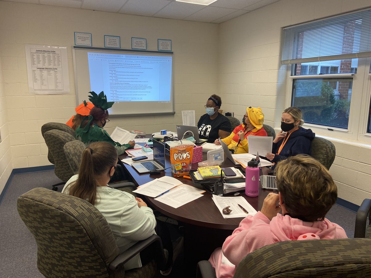 Meis_Hernandez's tweet photo. Exciting day visiting with @FeatherstonePWC teams analyzing math data 📊! The best part were all the awesome staff members and students who dressed up as their favorite book characters 📚. @DariaGroover @ChrisMcManusAP @MoniqueWatford #falconstrong https://t.co/D8zglQdJDZ