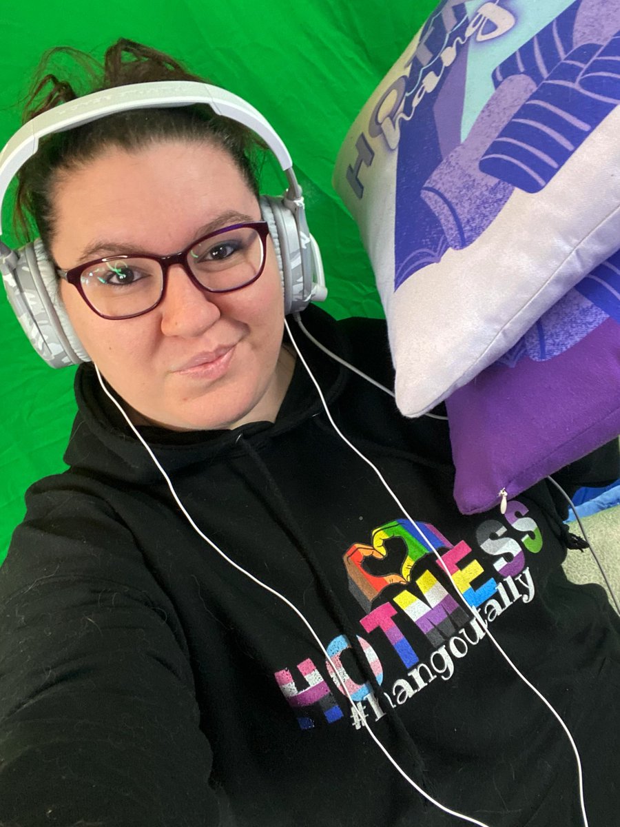 caligal1992's tweet photo. Uhhh y’all tied the vote? So live revote for viewer vote FRIYAY. New @streamloots goal. Forgotten Merch giveaway! #PillowFighters stock up those forts! It’s time to jump in to the #HotmessHangout last Fri-Yay stream!
https://t.co/Y5cg2gKXgr
#TeamCookie #HoverCrew #ViewerVote https://t.co/TzJVRrjEbF