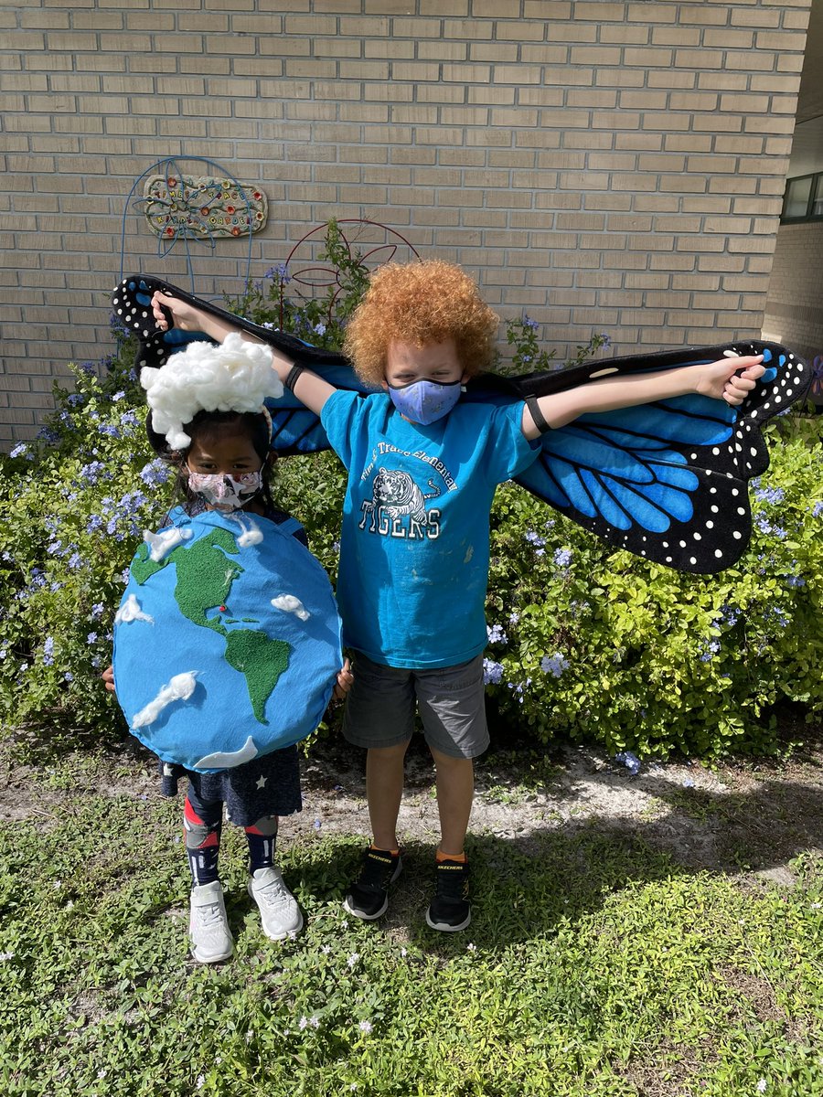 TimberTrace411's tweet photo. The Future is Bright!🌎 #characterdressupday https://t.co/Ha61QsZnNF