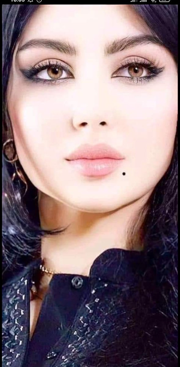 بـ ماذا أصفگ وانت فوق آلـ وصفِ خليل روحي
أصمتُ قليلا لـ أكتبگ فجراً وأدنوا منگ بـ كلماتي
فـ #حين_أكتب_عنگ تشرق شمسي وتحلوا بگ أيامي
ويبزغ شوقي قمراً منيراً بـ ليلٍ دافئ وحنونٍ بـ سمائي