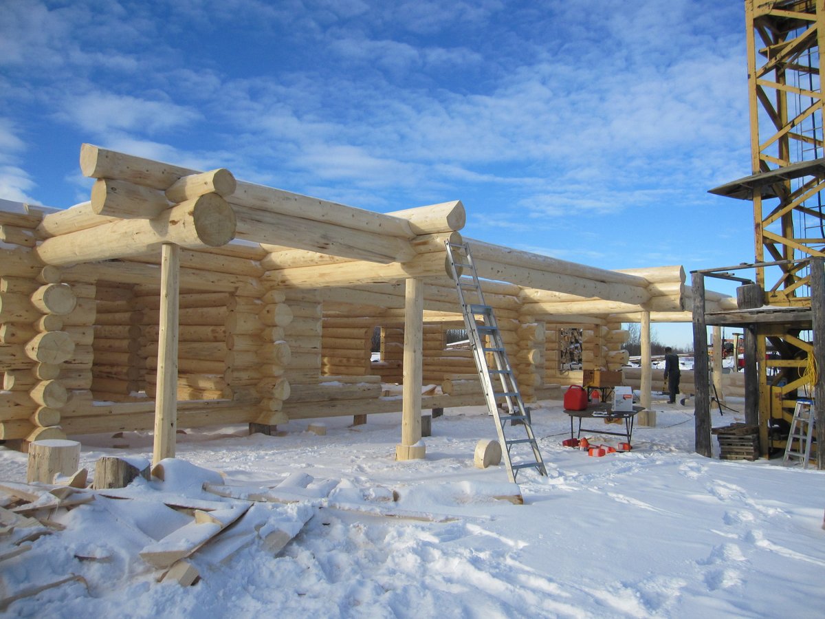 The type of notching you choose for your home can make a big difference in the look.  This dovetail notch we did for a client in Norman Wells, NWT had both dovetail and block notching in the interior to accommodate closets, dome doorways, etc.  #dovetail