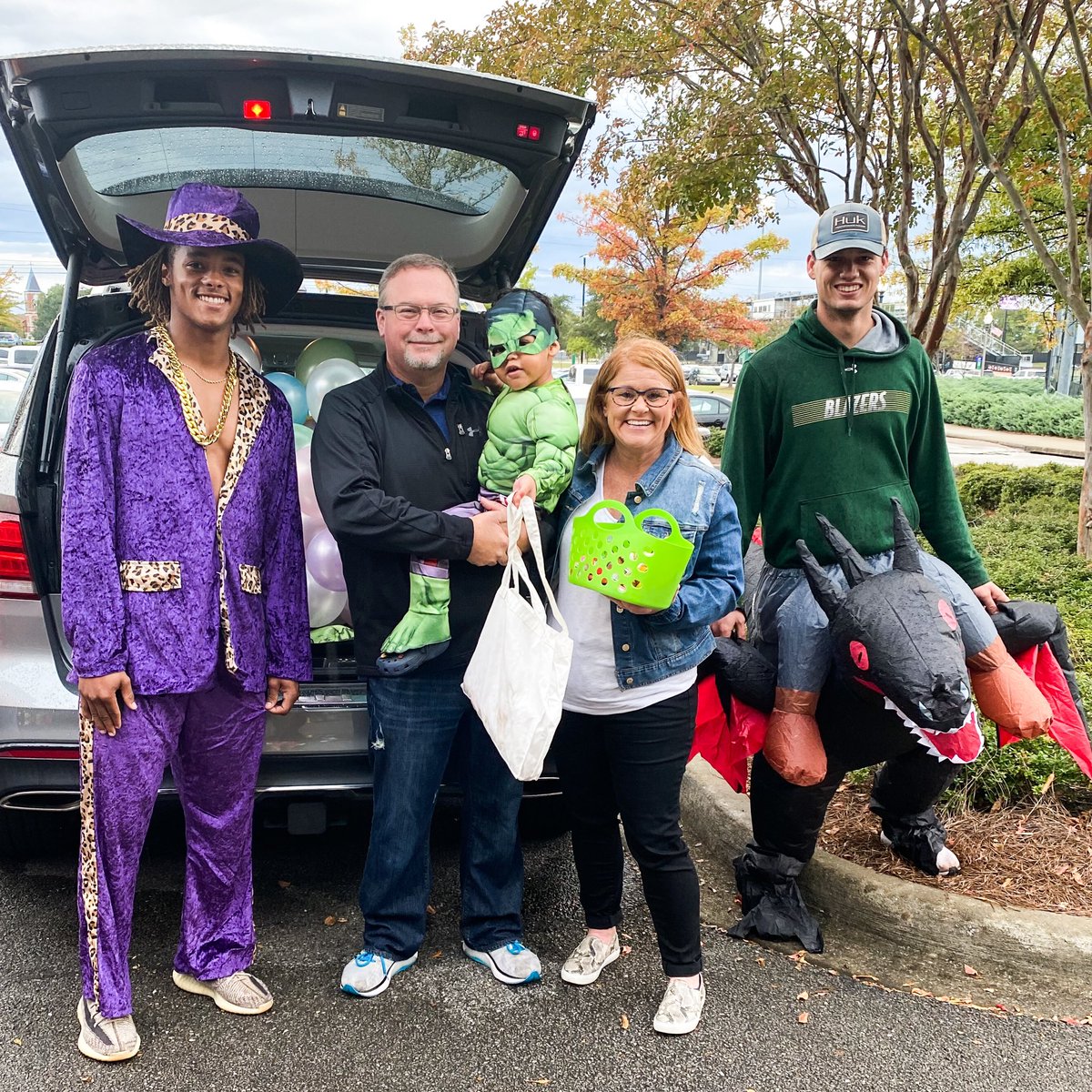 UABSEHS's tweet photo. The rain didn't stop us from having a really ghoul time last night! 👻

Thank you to everyone who came out to our trunk-or-treat last night! We had so much fun celebrating this spooky season with all of you. We can't wait to do it again next year! @UAB_Baseball @UABEngineering https://t.co/dWlN4lbheT