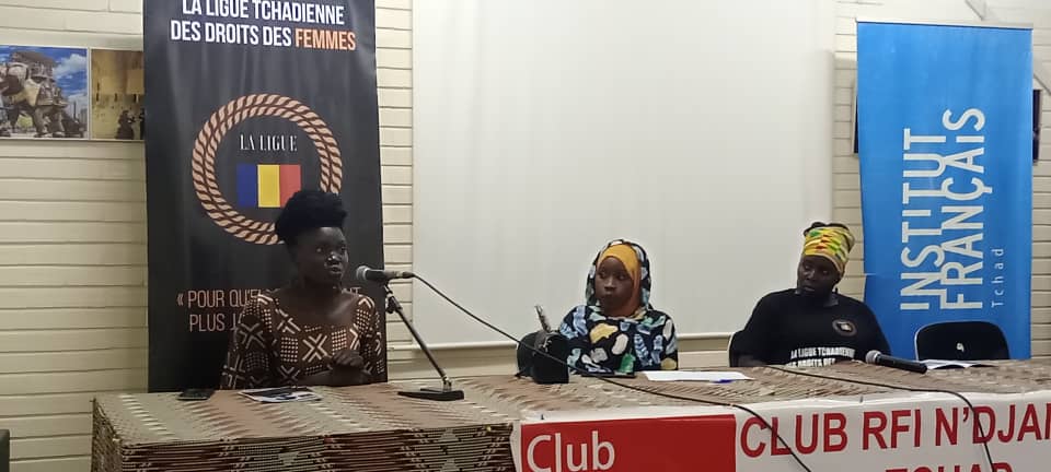 Timidemais's tweet photo. Nous étions au débat organisé par le club RFI de N'djamena à l'IFT sous le thème : La condition féminine au Tchad et le féminisme ✌🏿.
Je suis touchée de voir la présence massive des hommes à ce débat ✋🏿👌🏿🥰🇹🇩 c'était top.
#Laliguetchadiennedesdroitsdesfemmes 
#Laligue235 https://t.co/0Kbnf7Og7B