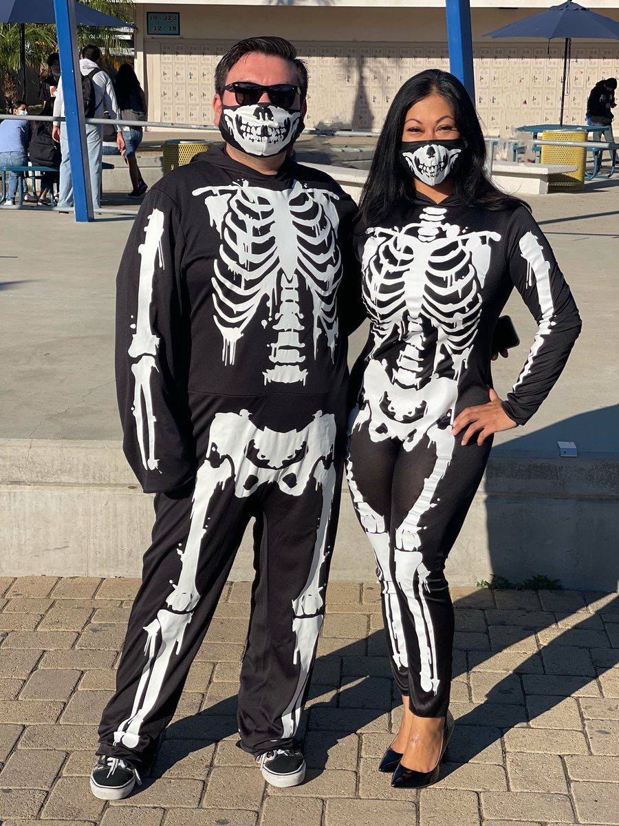 MsMarianneRamos's tweet photo. Spooky skeletal fun @cihs_raiders 👻 https://t.co/XDeIw3Fecb