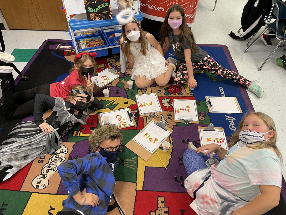 hello4th's tweet photo. Onomatopoeia word building with mummy mix. @BCSDHill https://t.co/ToSbtuvgXm