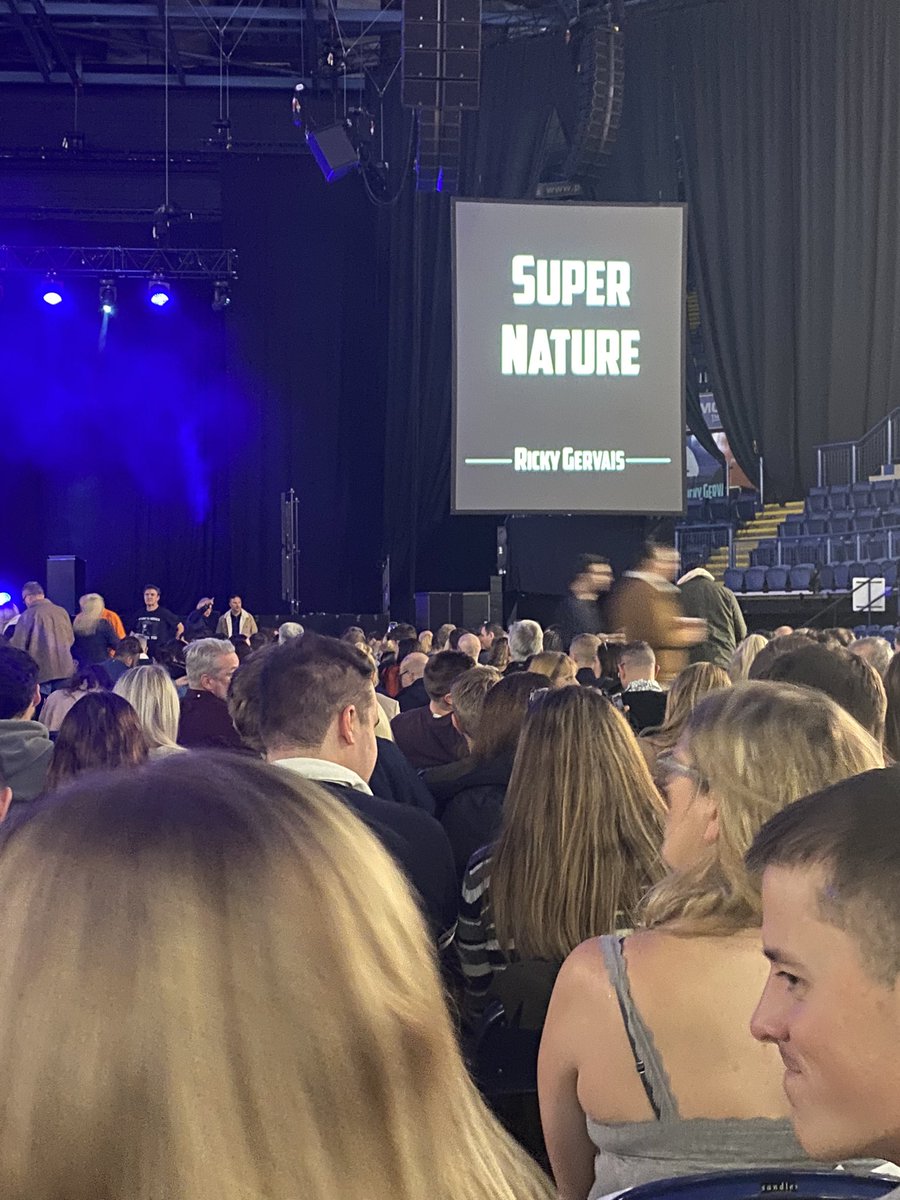 eepers1's tweet photo. Great night last night! Cats ay! 😉 @rickygervais #supernature https://t.co/oUaqzmVwd0