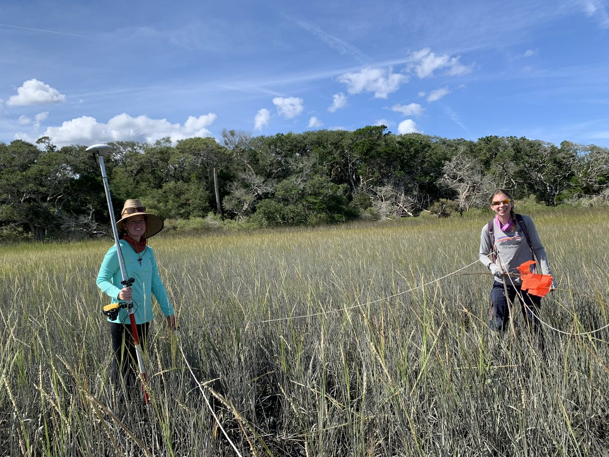 angeliniecology's tweet photo. Last week, PhD student Hallie Fischman surveyed mussel densities at the @GTMReserve with Research Director Nikki Dix and @ashleyrsmyth student Justina as part of a NERR Science Collaborative project looking at how shellfish can improve water quality https://t.co/SsDH6Er0pI