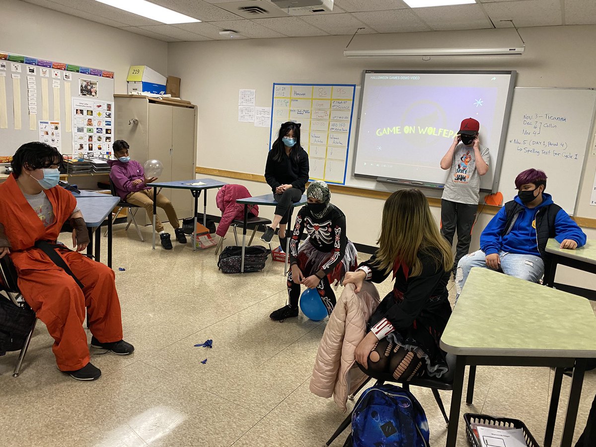 CHANDERPRABHA15's tweet photo. Students of room 219 participated in Halloween activities this afternoon.🎃🎃🎃 #GeneralWolfeSchool @WinnipegSD #halloween2021 https://t.co/1N468DuoeY